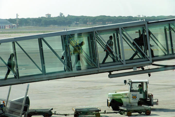 Fluggastbrücke Flughafen Barcelona El Prat